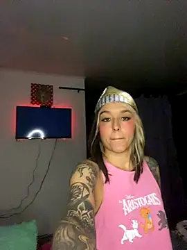 Snapshot of BlueStoneX chatting on September 24, 2025, 7:15 am BlueStoneX online show from September 24, 2025, 7:15 am