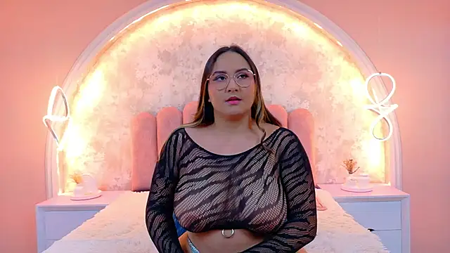 MiaLaurents online show from November 9, 2025, 4:16 am