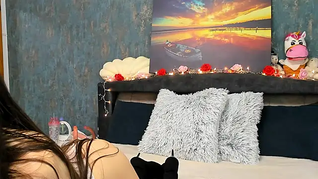 EmaLowe online show from March 5, 2025, 4:13 am