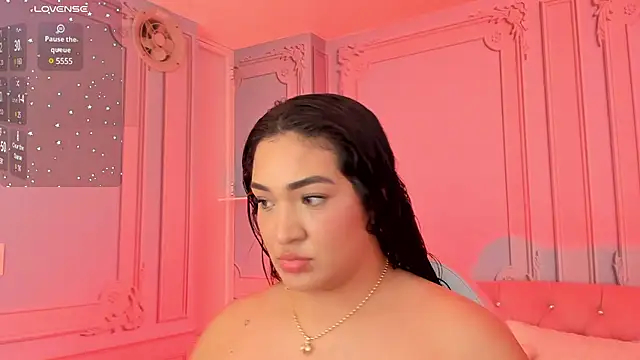 stefany duque1  online show from January 26, 2025, 6:59 am