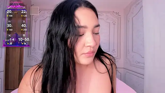 stefany duque1  online show from February 18, 2025, 6:04 am