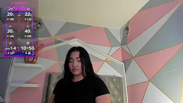 stefany duque1  online show from February 5, 2025, 8:54 am
