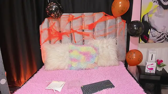 Snapshot of paris_noa chatting on October 15, 2025, 7:22 pm paris noa online show from October 15, 2025, 7:22 pm