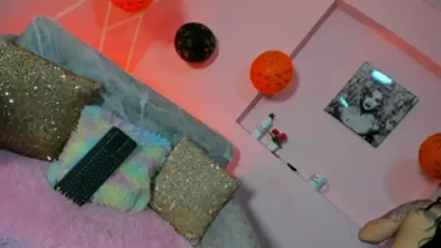 Snapshot of paris_noa chatting on October 26, 2025, 12:27 pm paris noa online show from October 26, 2025, 12:27 pm