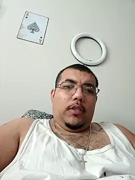 cloudy couple444 online show from September 17, 2025, 9:39 pm