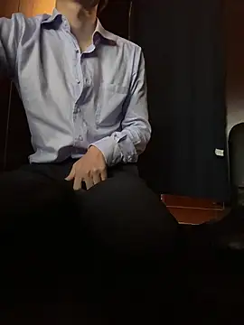 miichannnnn online show from October 6, 2025, 10:05 am