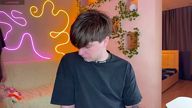 Snapshot of RobertAndLinela chatting on September 28, 2025, 3:24 am RobertAndLinela online show from September 28, 2025, 3:24 am