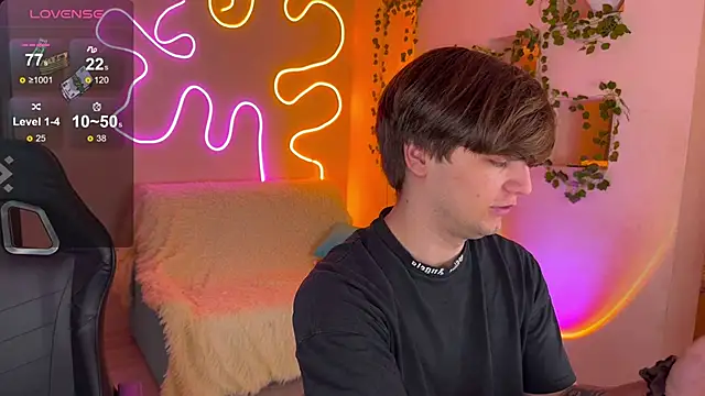 Snapshot of RobertAndLinela chatting on November 1, 2025, 3:50 pm RobertAndLinela online show from November 1, 2025, 3:50 pm