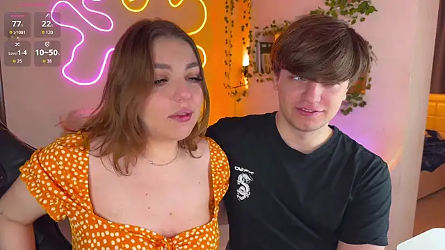 Snapshot of RobertAndLinela chatting on October 18, 2025, 11:56 am RobertAndLinela online show from October 18, 2025, 11:56 am