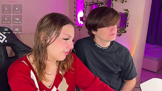 Snapshot of RobertAndLinela chatting on December 19, 2025, 6:38 am RobertAndLinela online show from December 19, 2025, 6:38 am