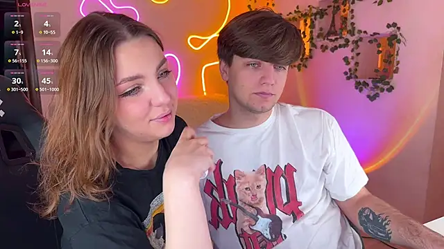 Snapshot of RobertAndLinela chatting on October 5, 2025, 5:31 am RobertAndLinela online show from October 5, 2025, 5:31 am