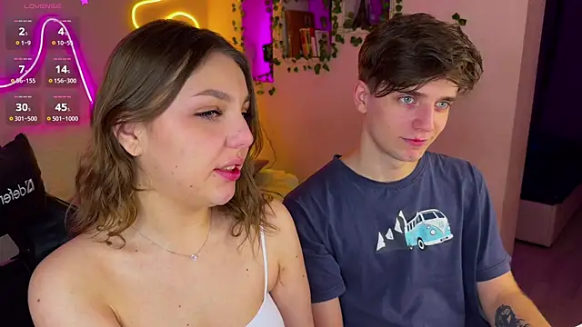 RobertAndLinela online show from January 29, 2025, 5:56 pm