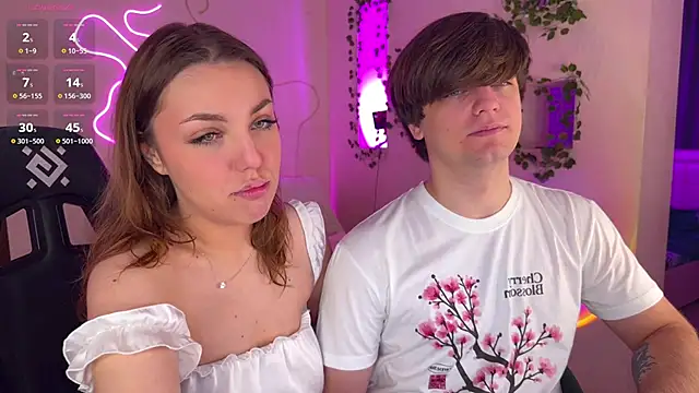 Snapshot of RobertAndLinela chatting on November 25, 2025, 3:01 pm RobertAndLinela online show from November 25, 2025, 3:01 pm