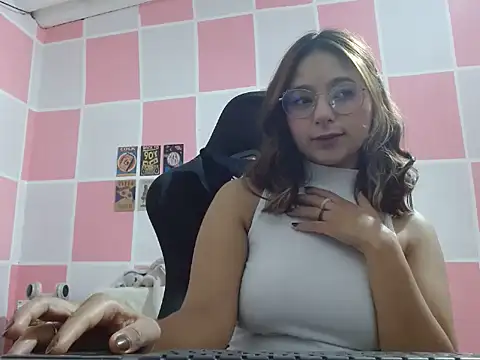 Paulina mosh online show from February 22, 2025, 12:40 pm