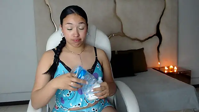 IsabellRodriguez18 online show from February 26, 2025, 2:08 am