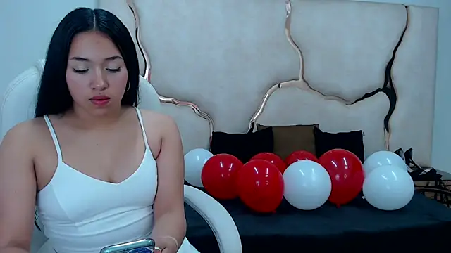 IsabellRodriguez18 online show from February 15, 2025, 3:20 am