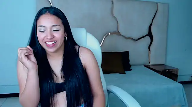 IsabellRodriguez18 online show from February 12, 2025, 9:42 am