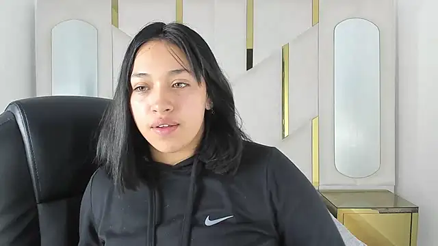 IsabellRodriguez18 online show from September 17, 2025, 3:19 am