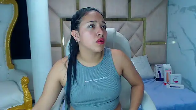 IsabellRodriguez18 online show from March 7, 2025, 10:35 am