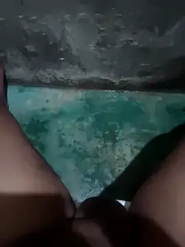 yaxom33 online show from April 10, 2026, 12:17 am