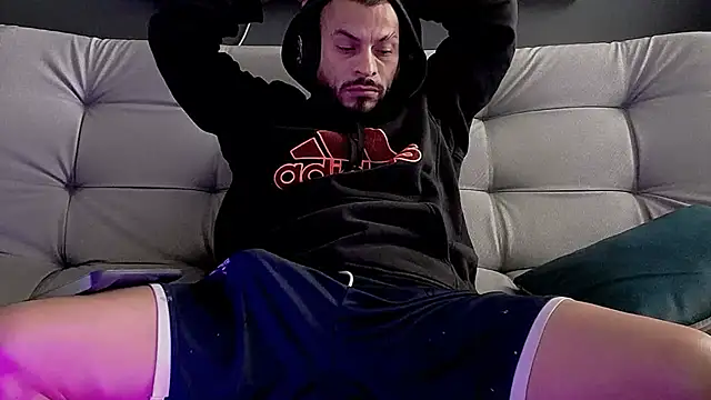 Snapshot of callme_douglas chatting on September 20, 2025, 4:23 pm callme douglas online show from September 20, 2025, 4:23 pm