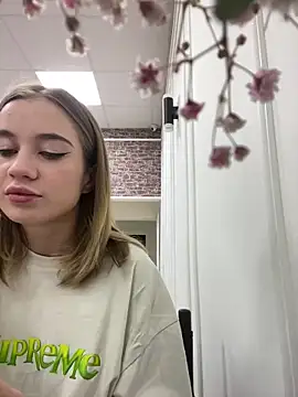 KiraMyers online show from March 10, 2025, 4:07 am