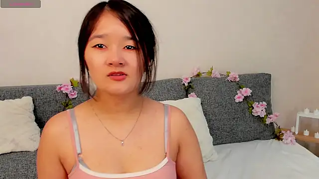 Maekko online show from December 17, 2025, 5:29 pm