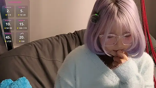 Yu UwU  online show from November 20, 2025, 1:34 pm