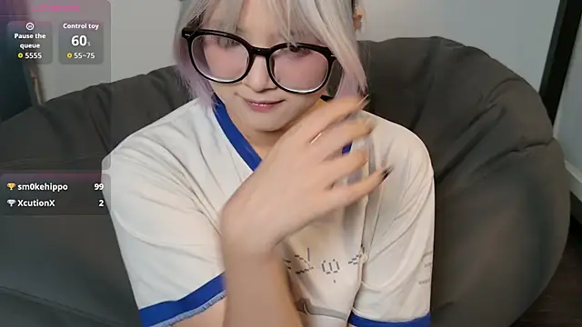 Yu UwU  online show from January 11, 2026, 1:40 pm