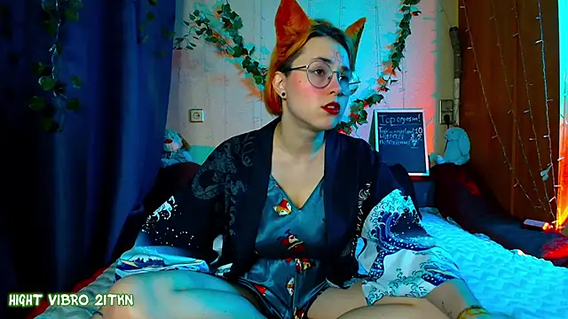 TrickyKitsune online show from February 13, 2025, 3:24 pm