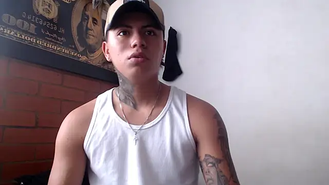 Snapshot of Thiago_x_Sahara chatting on January 23, 2025, 12:19 pm Thiago x Sahara online show from January 23, 2025, 12:19 pm