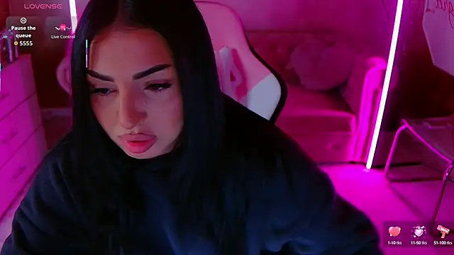 Snapshot of evanew_ chatting on October 2, 2025, 4:21 pm evanew online show from October 2, 2025, 4:21 pm