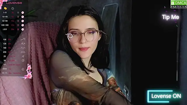 niki cutes online show from February 19, 2025, 11:28 am