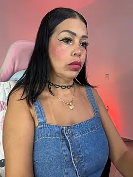 Snapshot of KarolRubi1 chatting on February 8, 2026, 7:22 pm KarolRubi1 online show from February 8, 2026, 7:22 pm