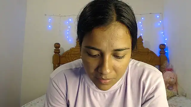Coral0403 online show from February 5, 2025, 11:17 pm
