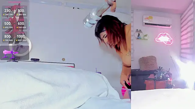 Snapshot of Maria_Jones_ chatting on February 16, 2026, 2:10 am Maria Jones online show from February 16, 2026, 2:10 am