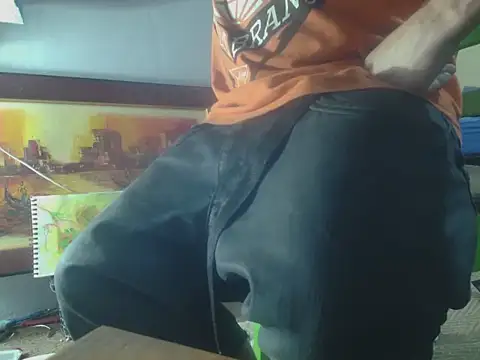 poesnuus999 online show from March 4, 2026, 5:31 pm