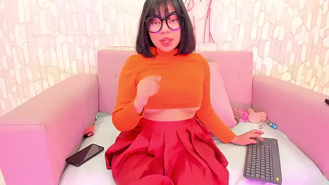 CATTLEYA BIANCHI145 online show from October 6, 2025, 3:08 am