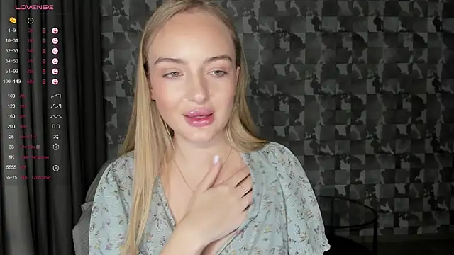 A delina online show from November 3, 2025, 2:09 pm