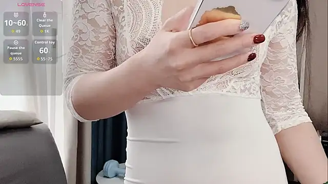 Caicai-a online show from December 18, 2025, 8:08 am