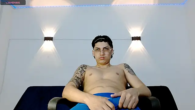 Snapshot of Br4ndxpimm chatting on November 7, 2025, 3:38 pm Br4ndxpimm online show from November 7, 2025, 3:38 pm