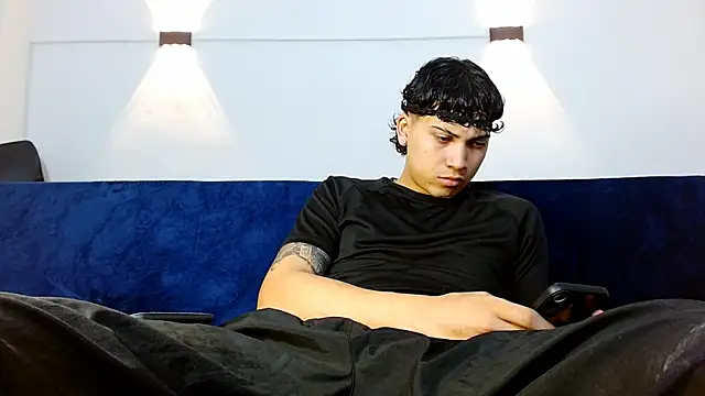 Snapshot of Br4ndxpimm chatting on December 15, 2025, 12:27 am Br4ndxpimm online show from December 15, 2025, 12:27 am