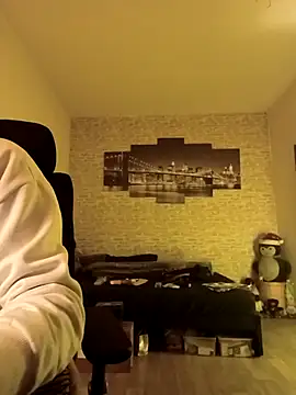 HalloMarcy online show from February 4, 2025, 10:34 pm