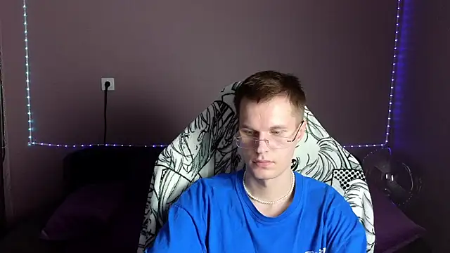 Leonnextdoor online show from December 29, 2024, 10:45 am