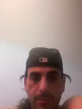 Snapshot of kingdibg87 chatting on December 26, 2024, 11:32 am kingdibg87 online show from December 26, 2024, 11:32 am