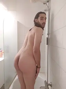 Snapshot of Levi_Latino chatting on October 31, 2025, 5:15 am Levi Latino online show from October 31, 2025, 5:15 am