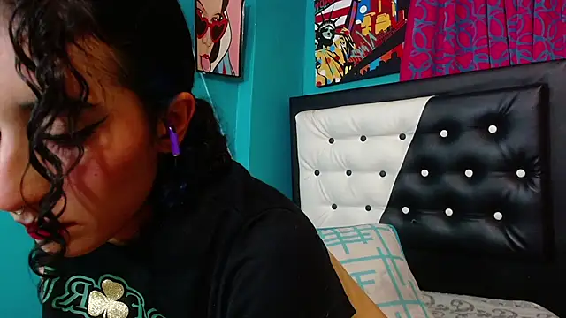 valerie mase online show from February 3, 2025, 10:32 pm