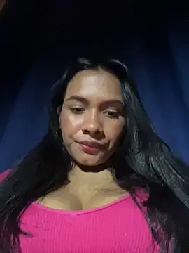 Snapshot of Ninabrunette18 chatting on February 20, 2025, 10:48 am Ninabrunette18 online show from February 20, 2025, 10:48 am