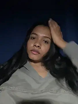 Snapshot of Ninabrunette18 chatting on February 25, 2025, 7:42 am Ninabrunette18 online show from February 25, 2025, 7:42 am