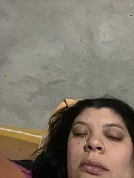 violeta candyy  online show from April 15, 2026, 1:59 pm